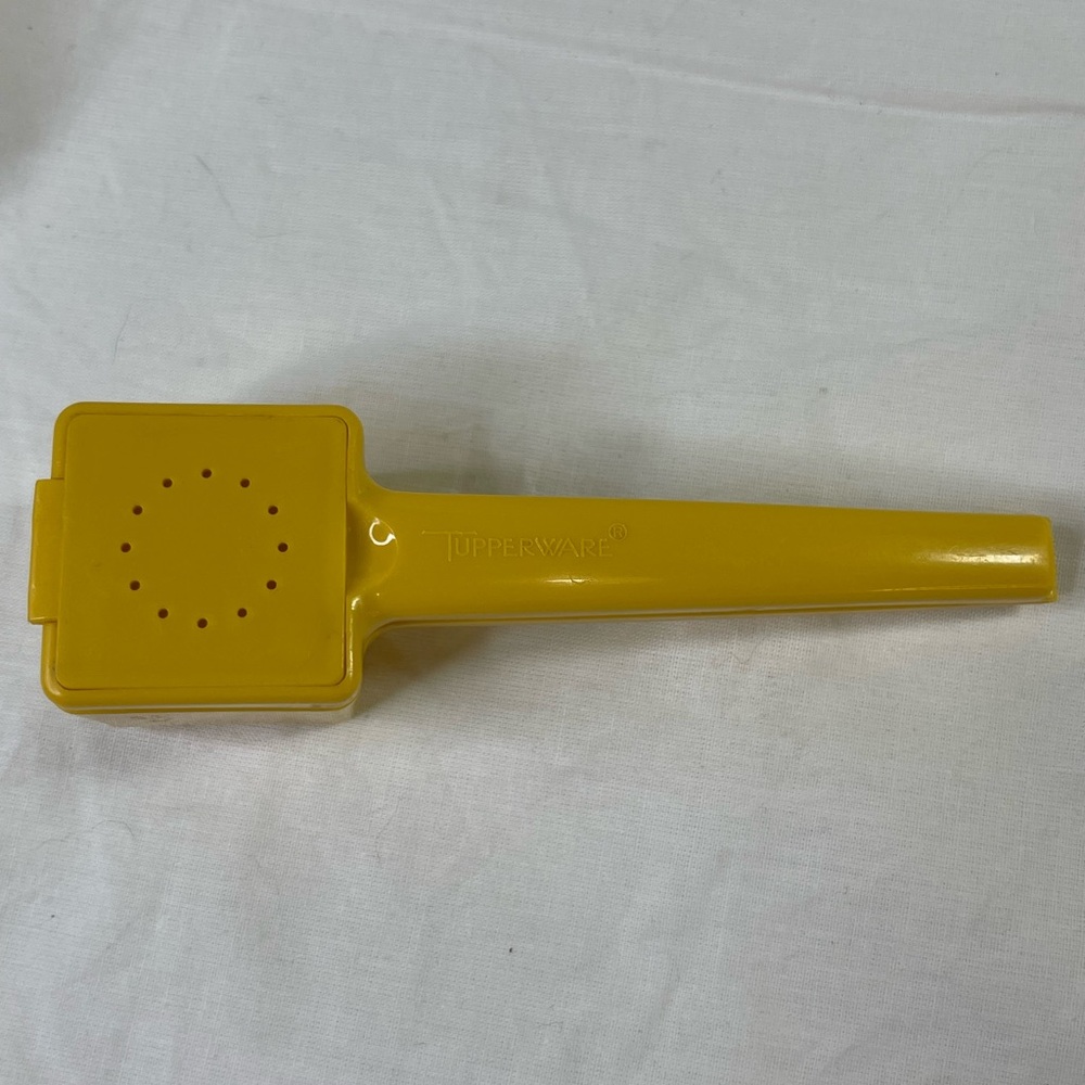 Vintage Tupperware Harvest Golden Yellow Corn Hugger Butter & Salt Shaker 1465-4